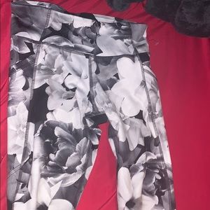 leggings / never worn